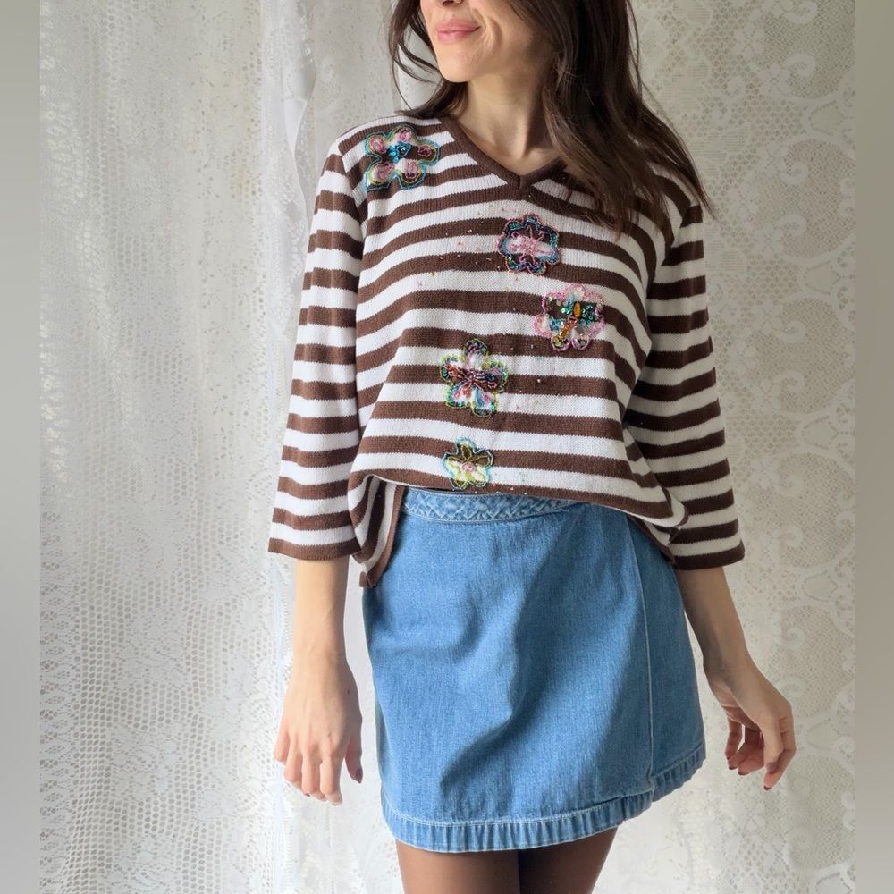 Vintage Striped Floral Beaded Knit Sweater V Neck Soft 90s Cottage - Picture 3 of 16